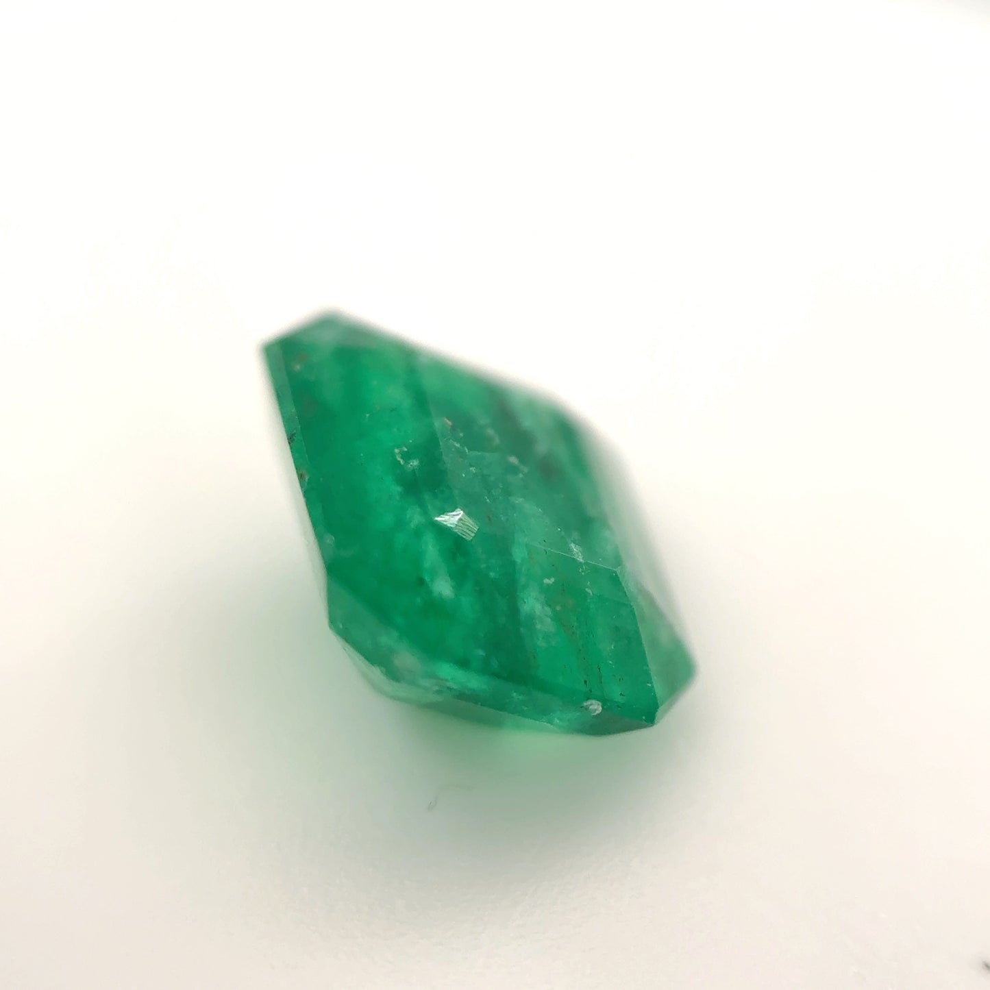 1648-BEM-69 | 1.9ct Emerald | 7.5x8.5mm | Unheated