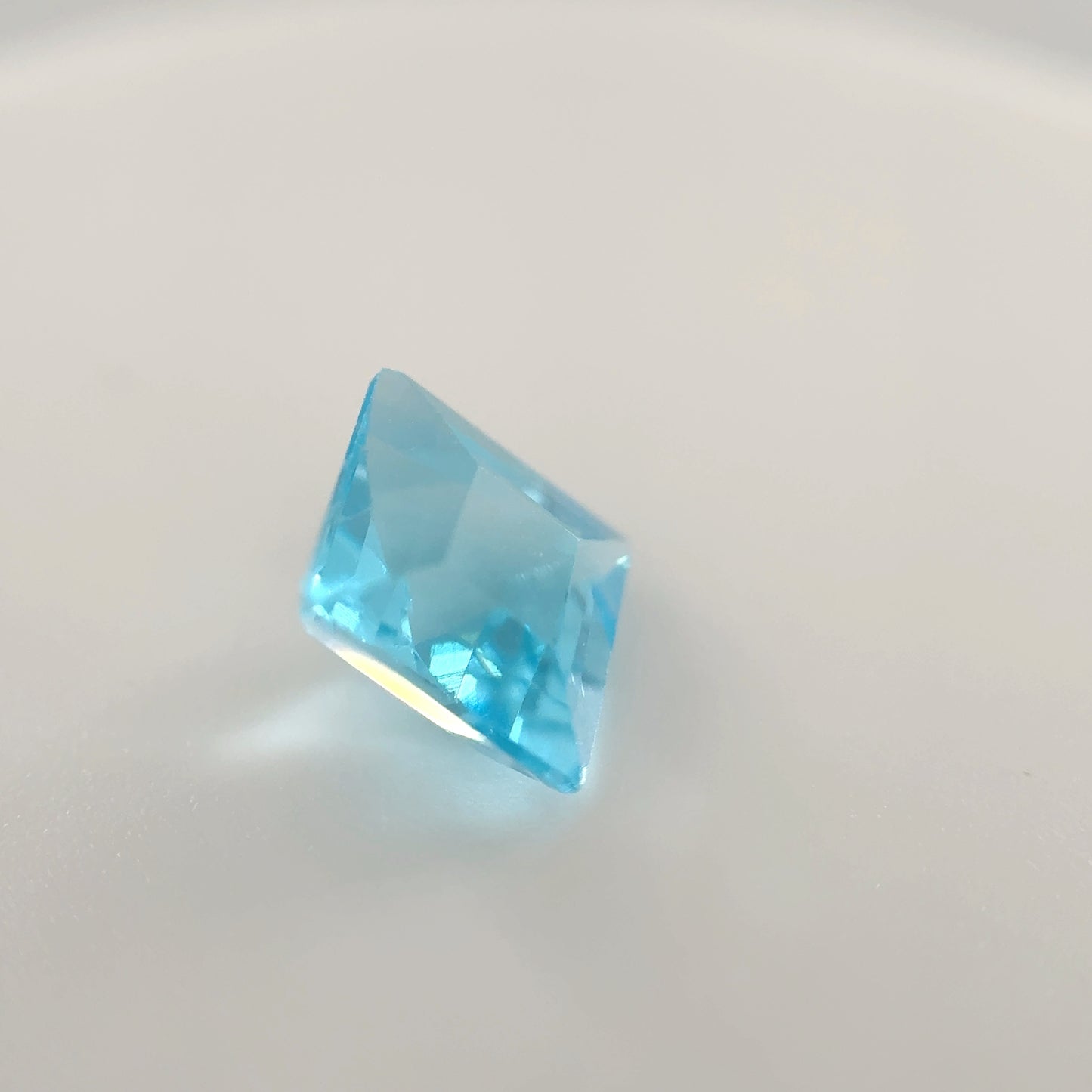 4661-TBL-3 | 1.25ct Blue Topaz | 6.0x6.0mm