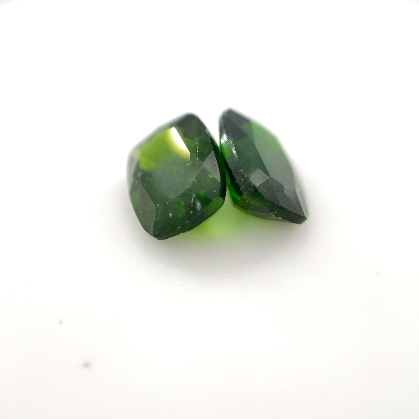 2177-DCR-44 | 1.9ct Chrome Diopside | 5x7mm
