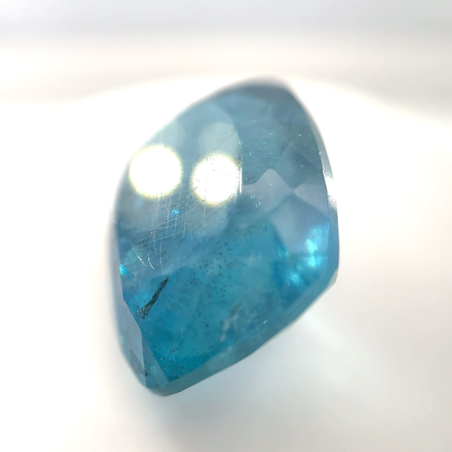 3205-BAQ-187 | 23.3ct Aquamarine | 19.5x15.3mm