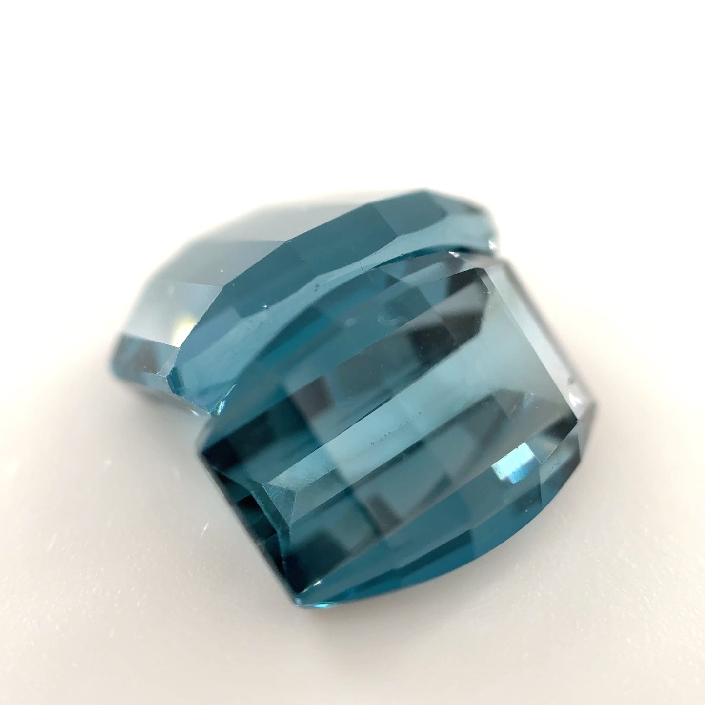 2627-TLB-57 | 5.8ct London Blue Topaz | 7.2x10mm